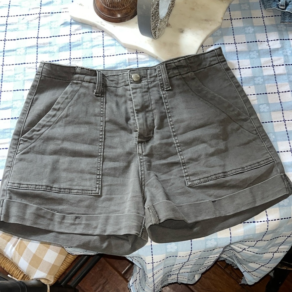 Listicle High Rise Shorts